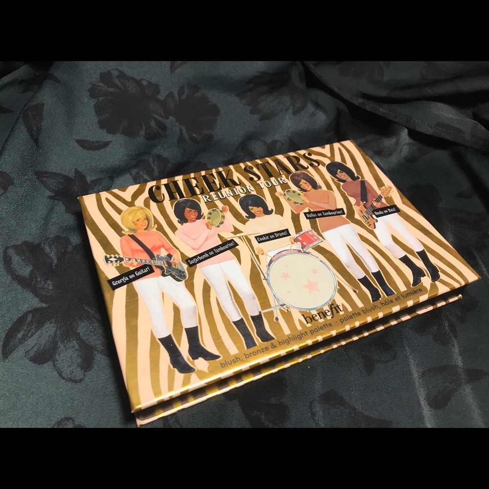 👗Benefit Cheekstars Reunion face palette